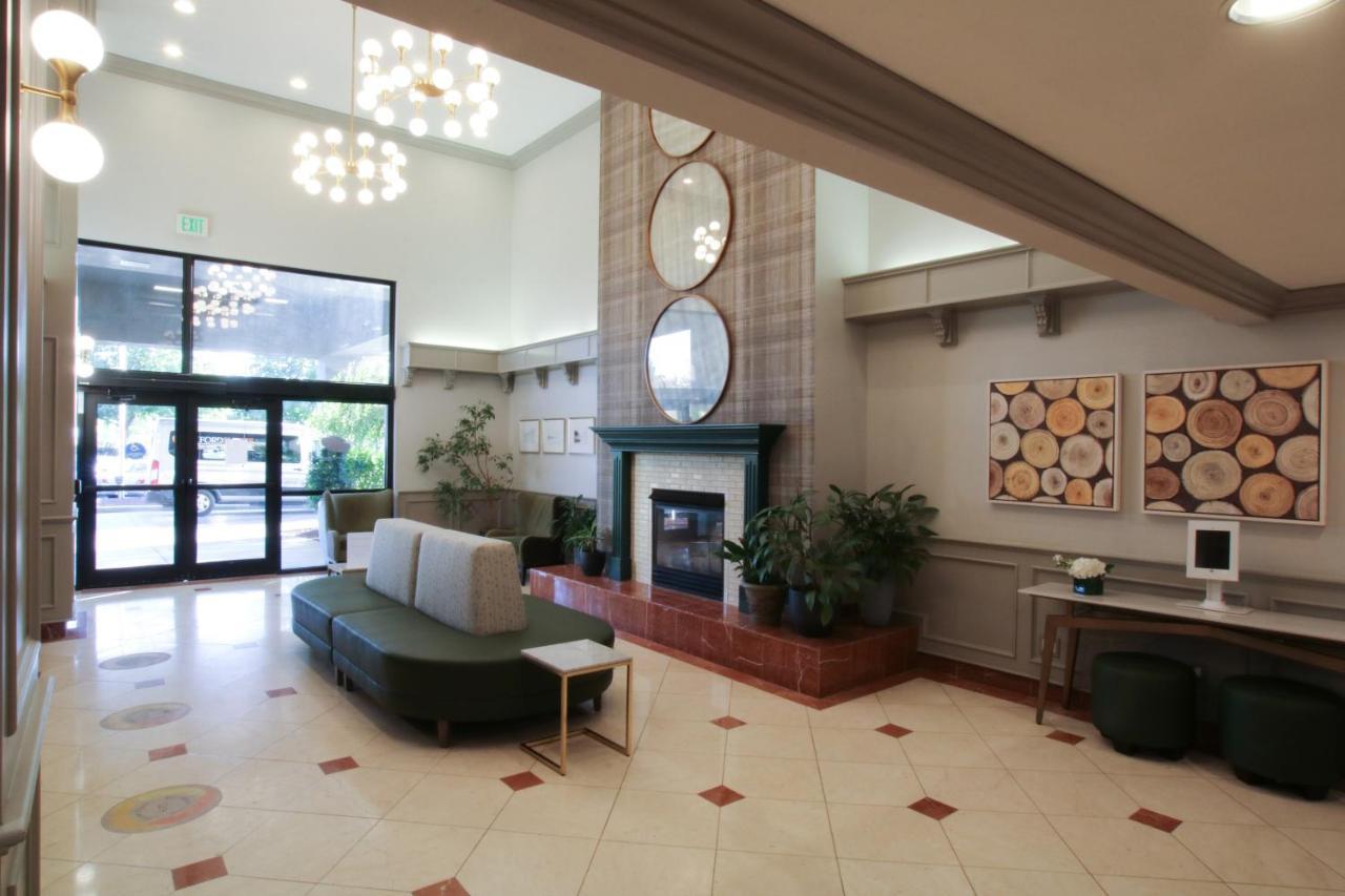 Oxford Suites Spokane Valley Exterior foto