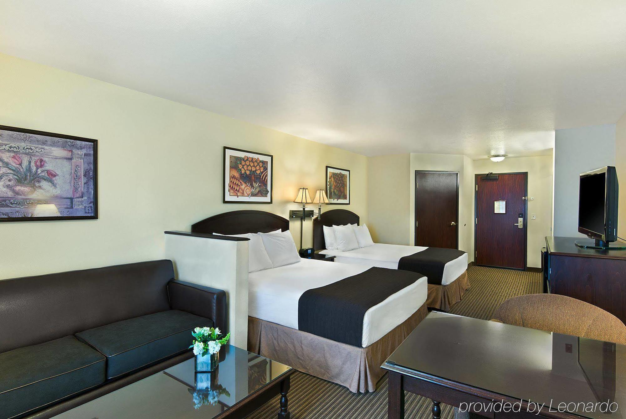 Oxford Suites Spokane Valley Exterior foto